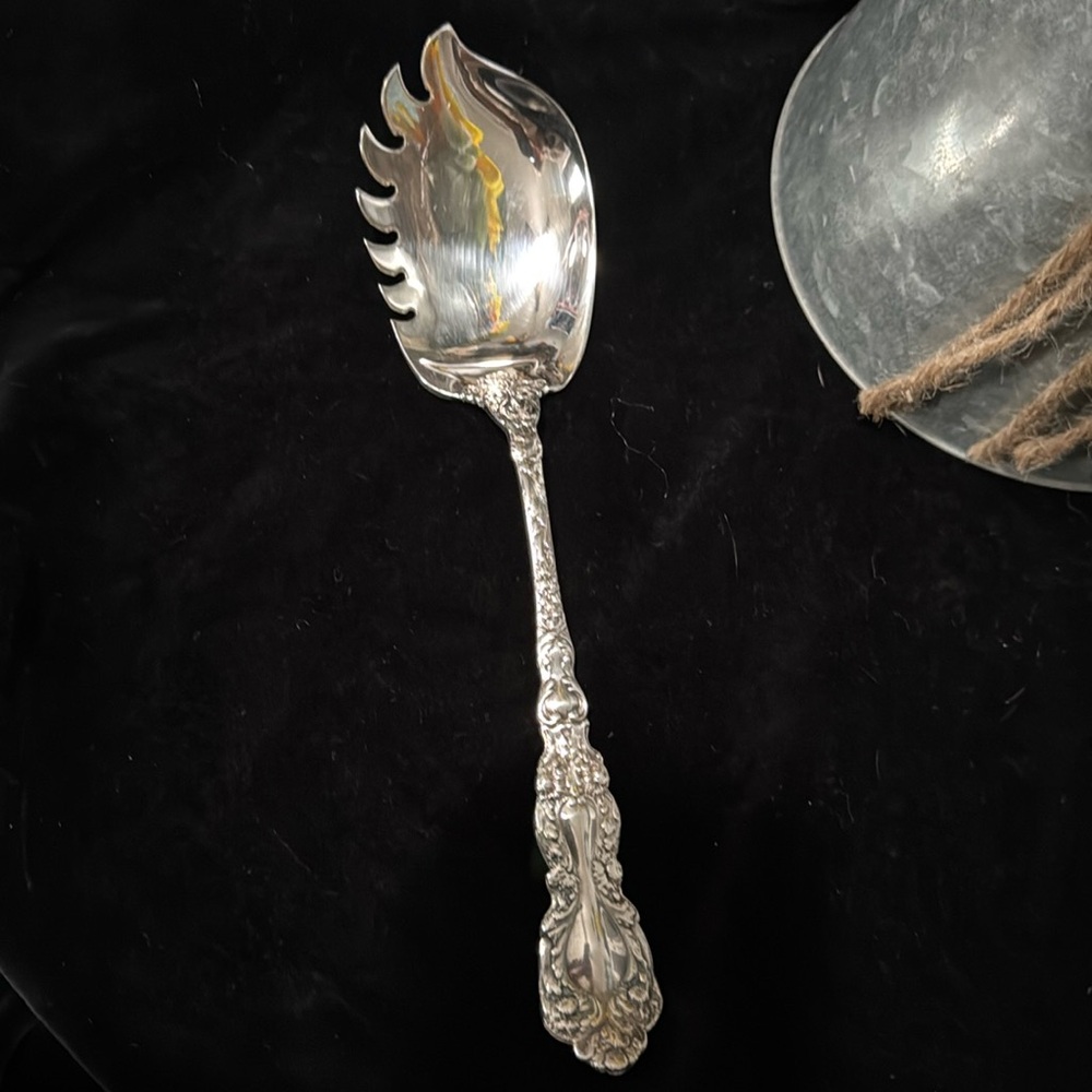 Vintage Gorham chrysanthemum macaroni server